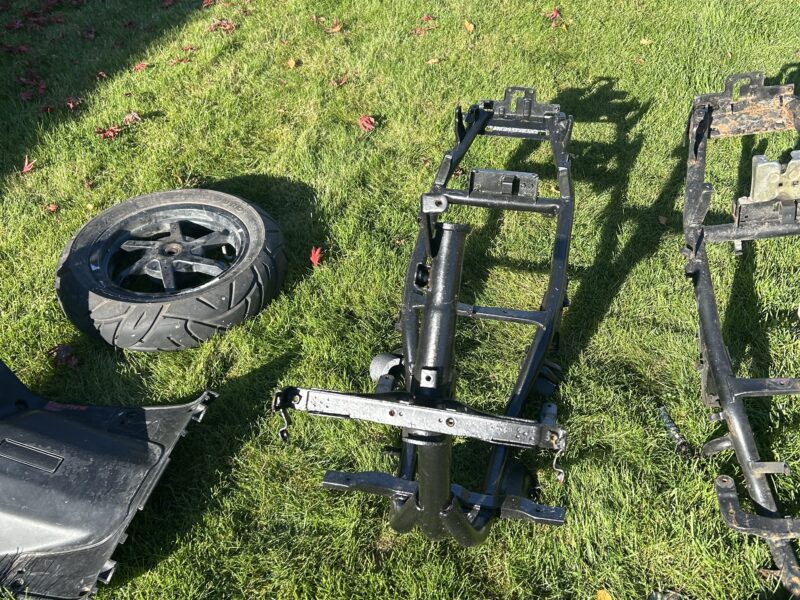 Hot 50 dele, 2 stel røde skjolde er solgt